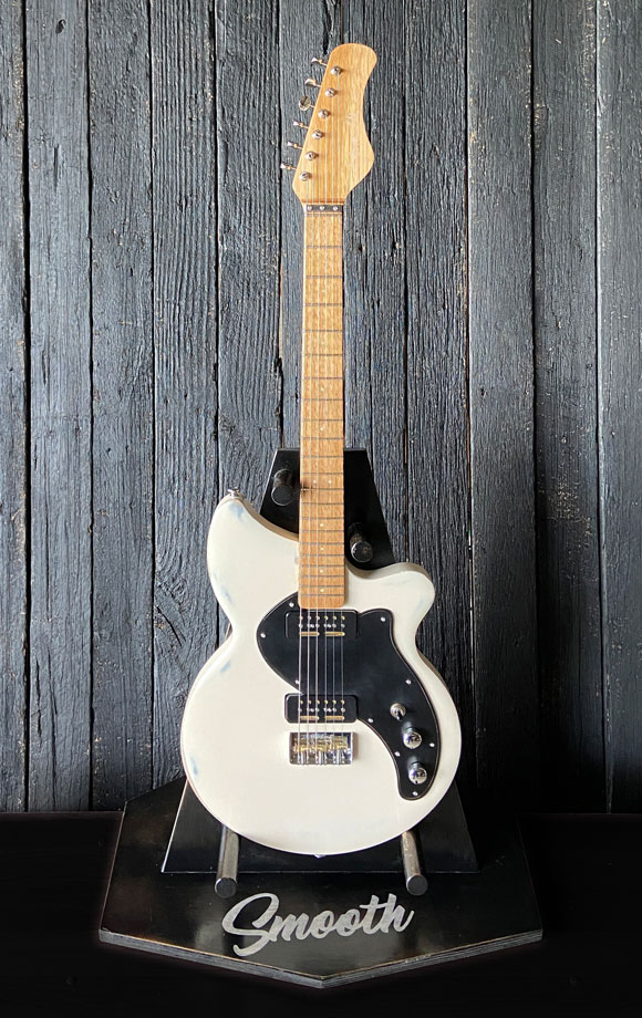 Arroyo electric guitar, Aged Olympic White